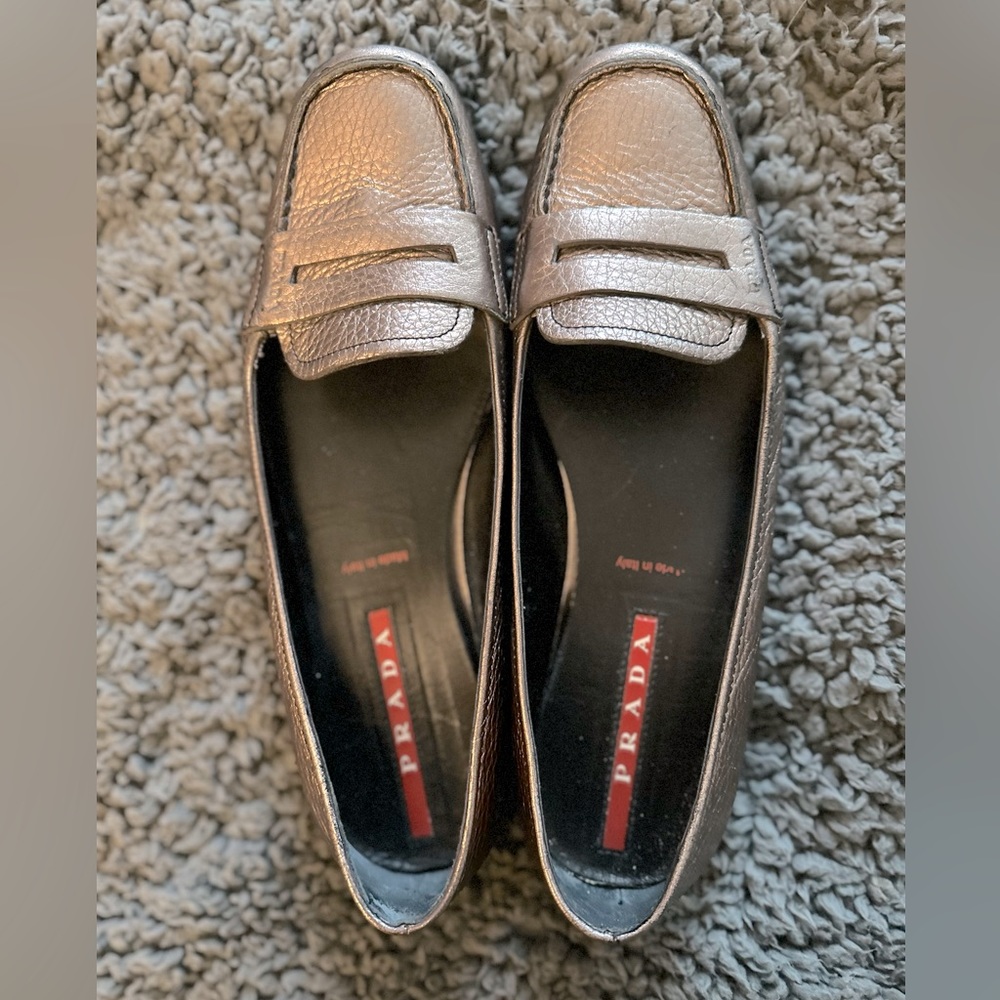 Prada Loafers Silver Metallic Leather Classic Slip On Flats Sz 8 fit like 7/7.5